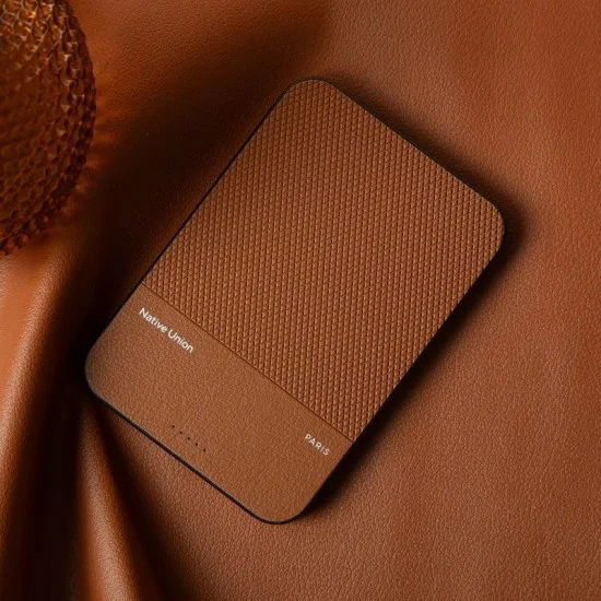 Native union (re)classic power bank 5000mah qi2 _ Tan